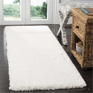 Safavieh Santa Monica Shag 2' 3&quot X 7' Rug in White