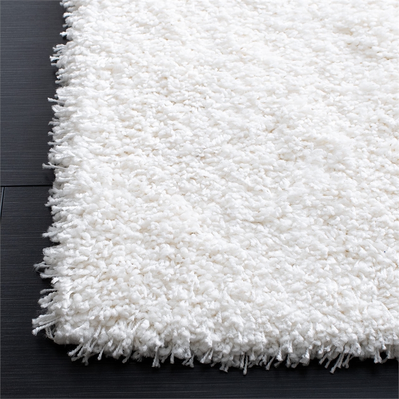 Safavieh Santa Monica Shag 4' X 6' Rug in White