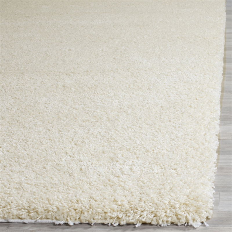 Safavieh Santa Monica Shag 4' X 6' Rug in Taupe