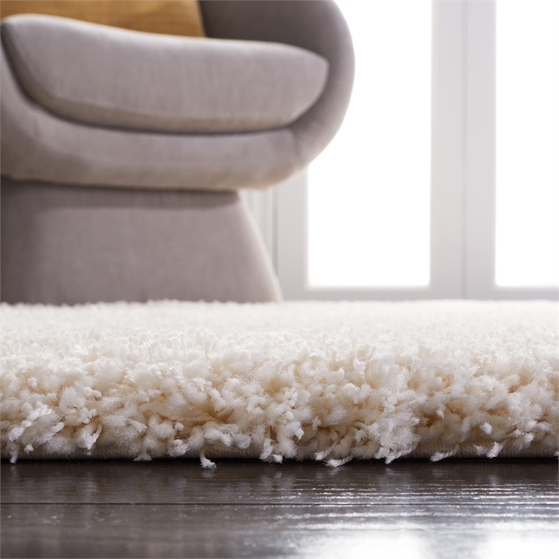 Safavieh Santa Monica Shag 4' X 6' Rug in Taupe