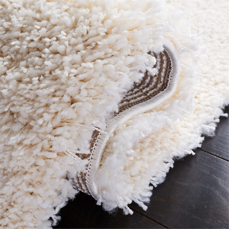 Safavieh Santa Monica Shag 4' X 6' Rug in Taupe