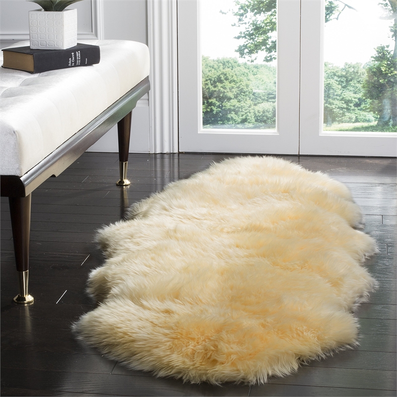 Safavieh Sheepskin Shag 2' X 6' Natural Sheep Skin Rug in Champagne