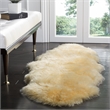 Safavieh Sheepskin Shag 2' X 6' Natural Sheep Skin Rug in Champagne
