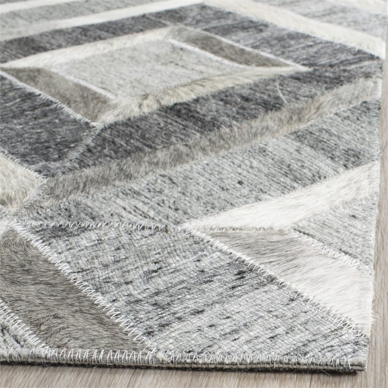 Safavieh Studio Leather 2' 3