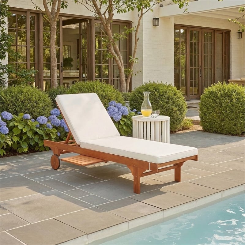Safavieh Newport Chaise Lounge Chair With Side Table in Natural / Beige