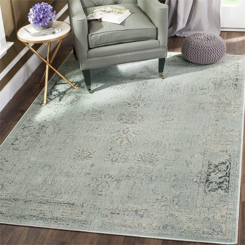 Safavieh Vintage 4' x 5'7