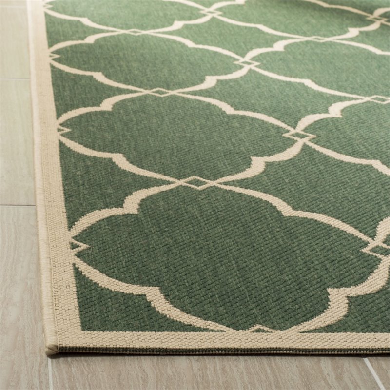 Safavieh Linden 100 4' x 6' Rug in Green and Creme