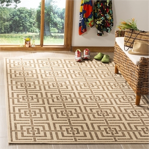 Safavieh Linden 100 4' x 6' Rug in Cream and Beige