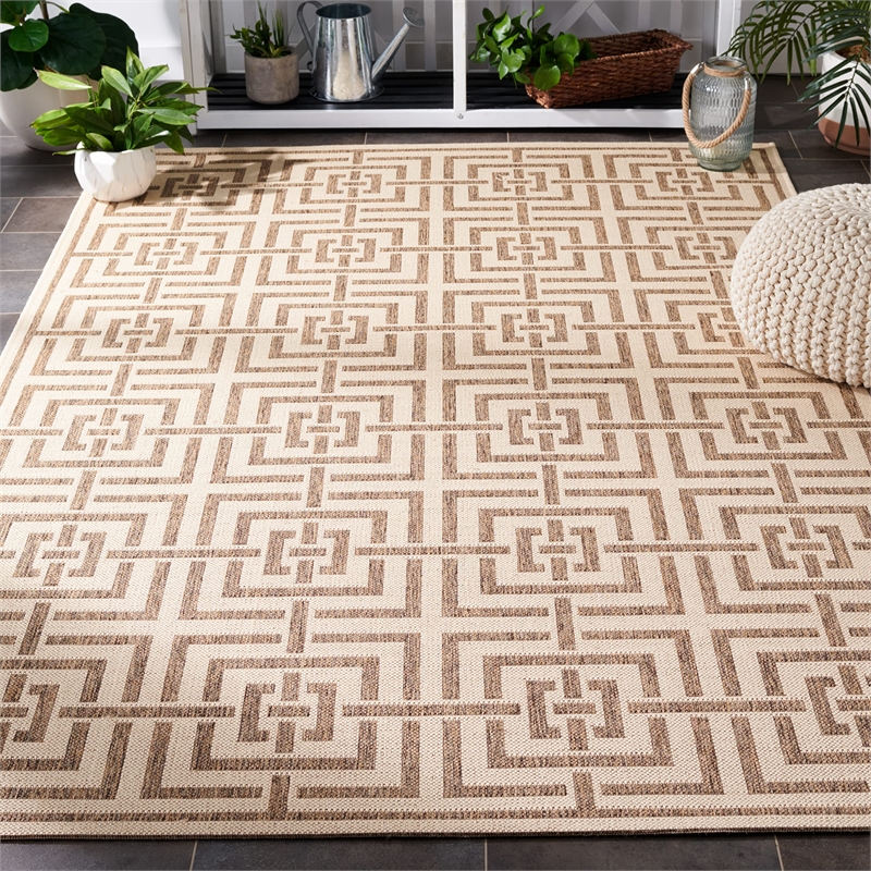 Safavieh Linden 100 4' x 6' Rug in Cream and Beige