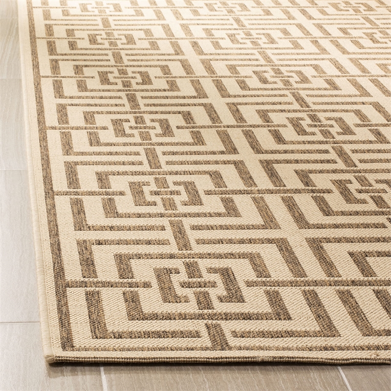 Safavieh Linden 100 4' x 6' Rug in Cream and Beige