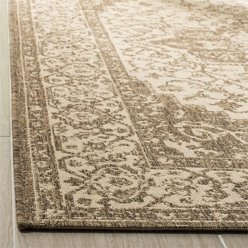 Safavieh Linden 100 8' x 10' Rug in Cream and Beige
