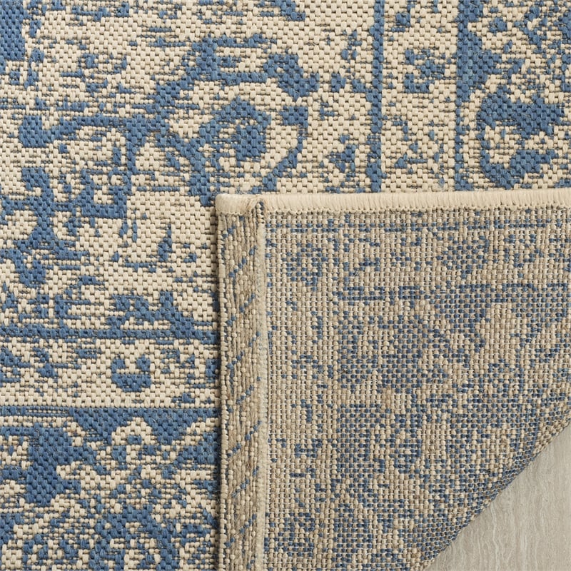 Safavieh Linden 100 4' x 6' Rug in Blue and Creme