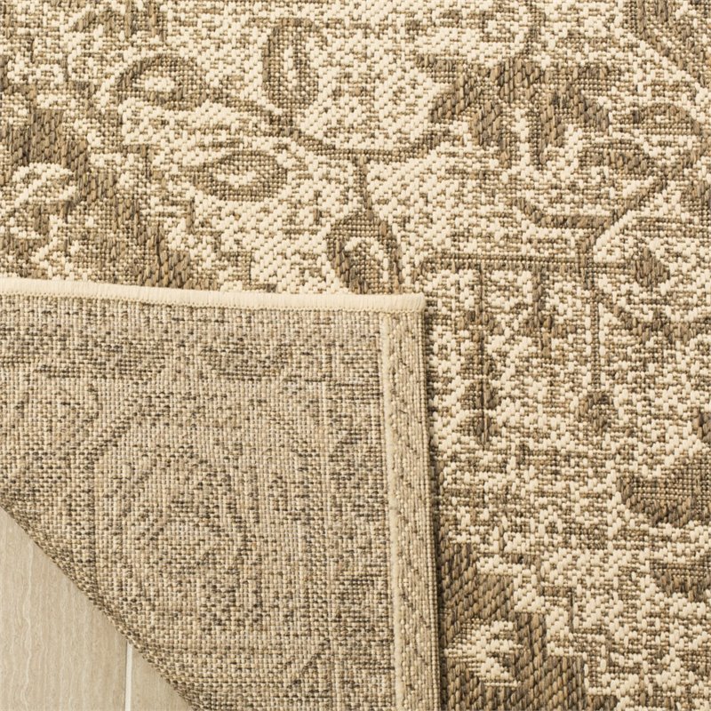 Safavieh Linden 100 4' x 6' Rug in Beige and Cream