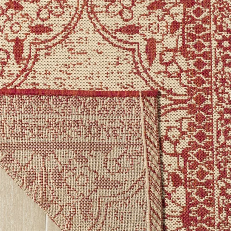 Safavieh Linden 100 2' x 8' Runner Rug in Red and Creme