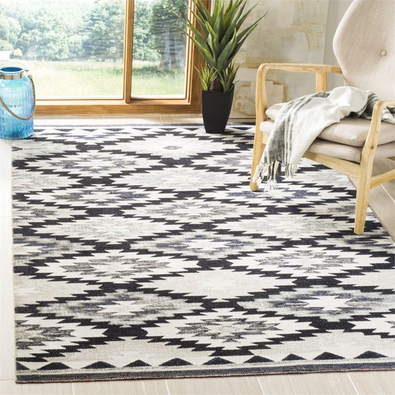 Safavieh Montage 4' x 6' Rug in Gray and Black