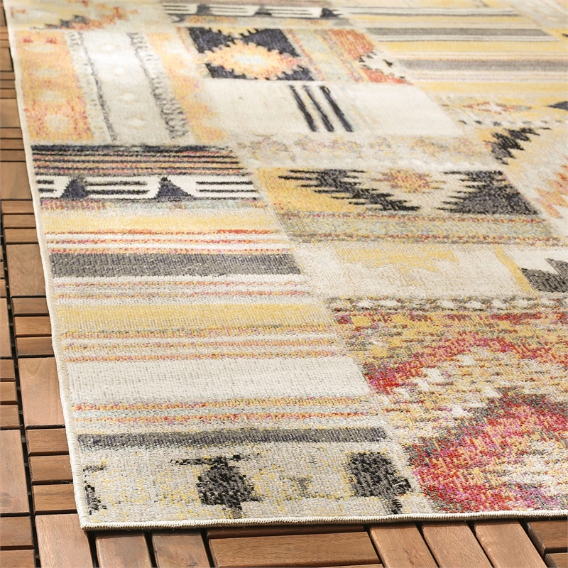 Safavieh Montage 4' x 6' Rug in Taupe