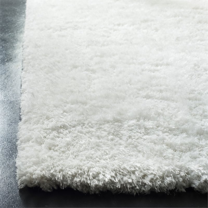 Safavieh Toronto 4' x 6' Hand Tufted Shag Rug in Ivory