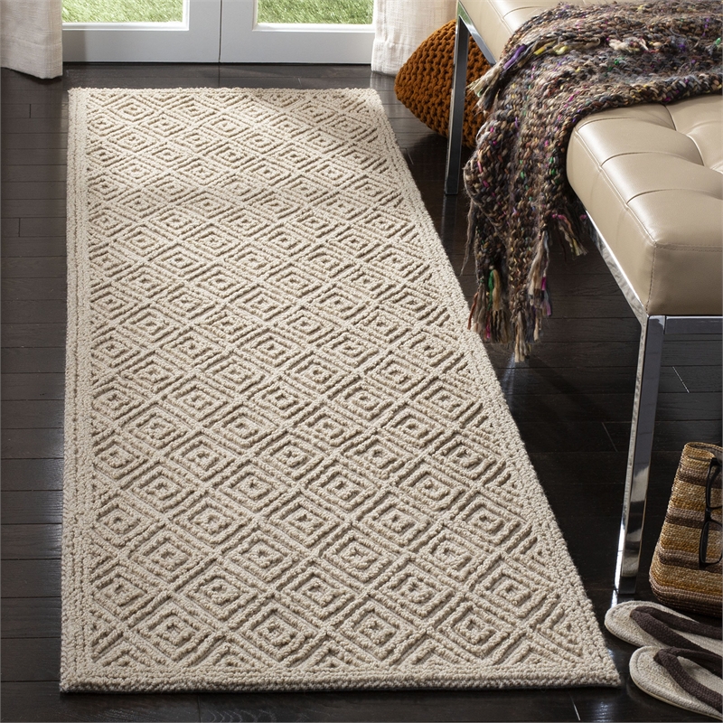Safavieh Trace 200 5' x 8' Hand Tufted Wool Rug in Beige and Beige
