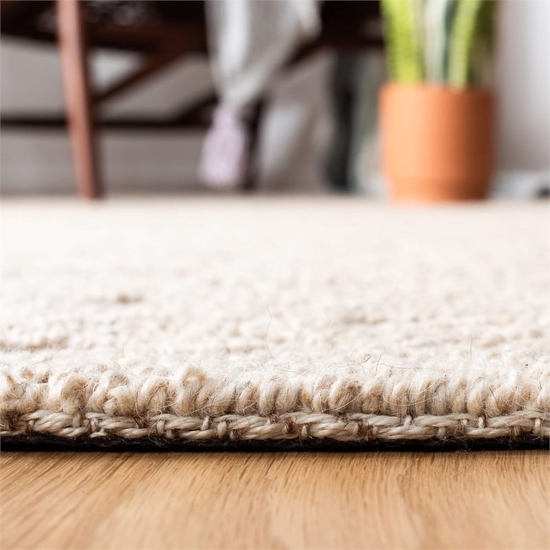 Safavieh Trace 200 6' Round Hand Tufted Wool Rug in Beige and Beige