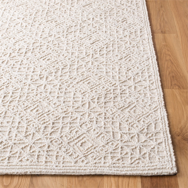 Safavieh Trace 200 4' x 6' Hand Tufted Wool Rug in Light Beige