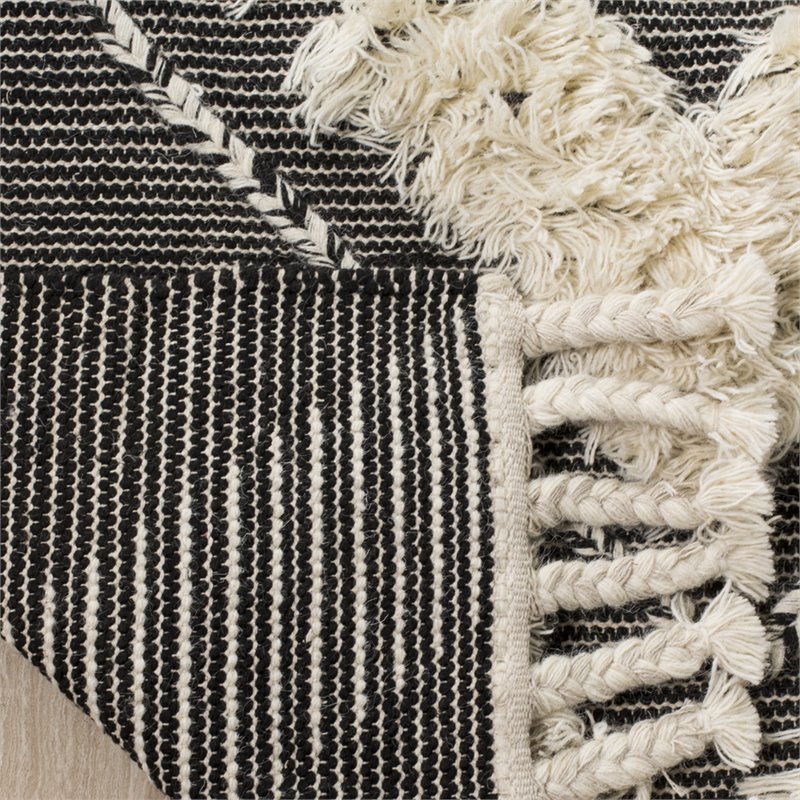 Safavieh Kenya 3' x 5' Hand Knotted Wool Rug in Black and Ivory