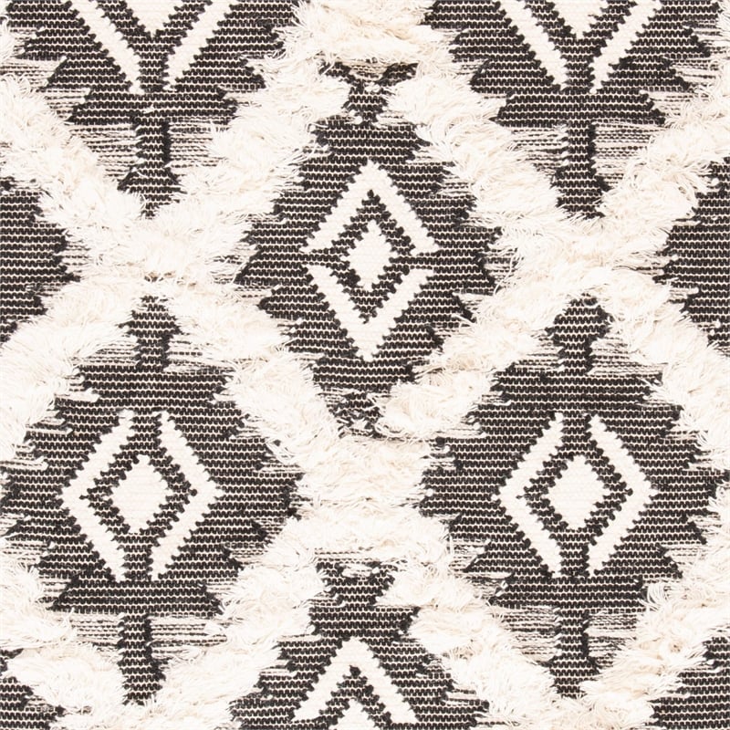 Safavieh Kenya 5' x 8' Hand Knotted Wool Rug in Black and Ivory