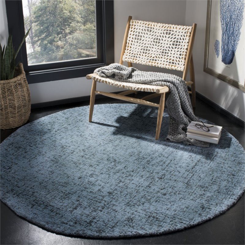 Safavieh Abstract 6' Round Hand Tufted Wool Rug in Blue