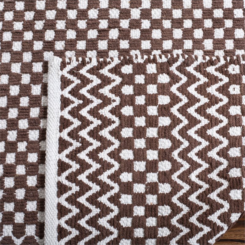 Safavieh Boston 5' x 8' Hand Tufted Rug in Brown