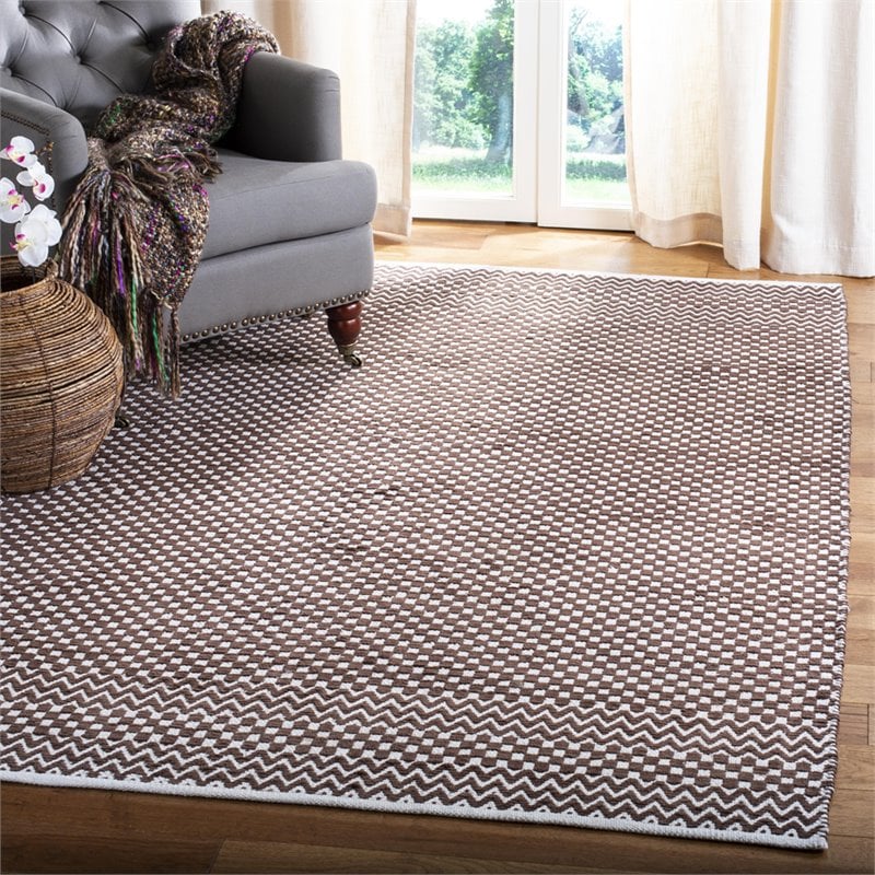 Safavieh Boston 6' x 9' Hand Tufted Rug in Brown