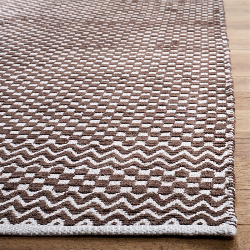 Safavieh Boston 6' Square Hand Tufted Rug in Brown
