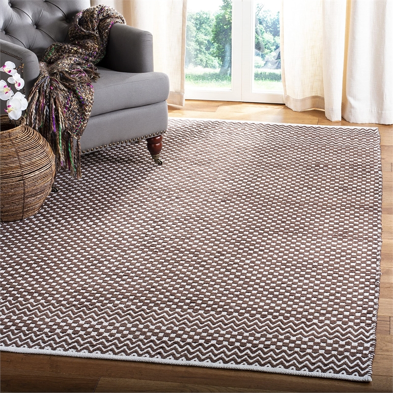 Safavieh Boston 8' x 10' Hand Tufted Rug in Brown