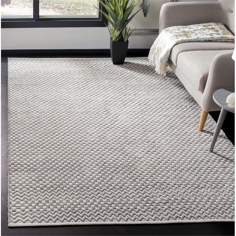 Safavieh Boston 4' x 6' Hand Tufted Rug in Gray