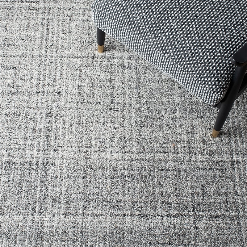 Safavieh Abstract 4' x 6' Hand Tufted Rug in Gray and Black