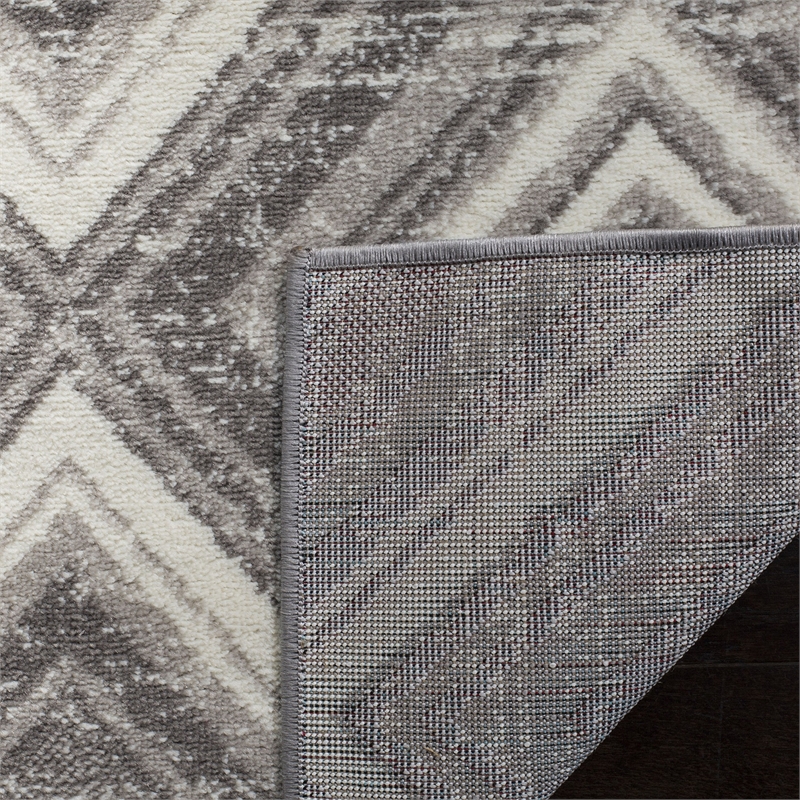 Safavieh Skyler 6' x 9' Rug in Gray and Ivory