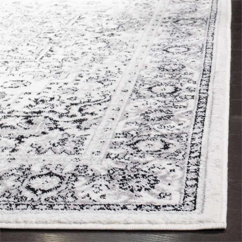 Safavieh Skyler 6' x 9' Rug in Gray and Ivory