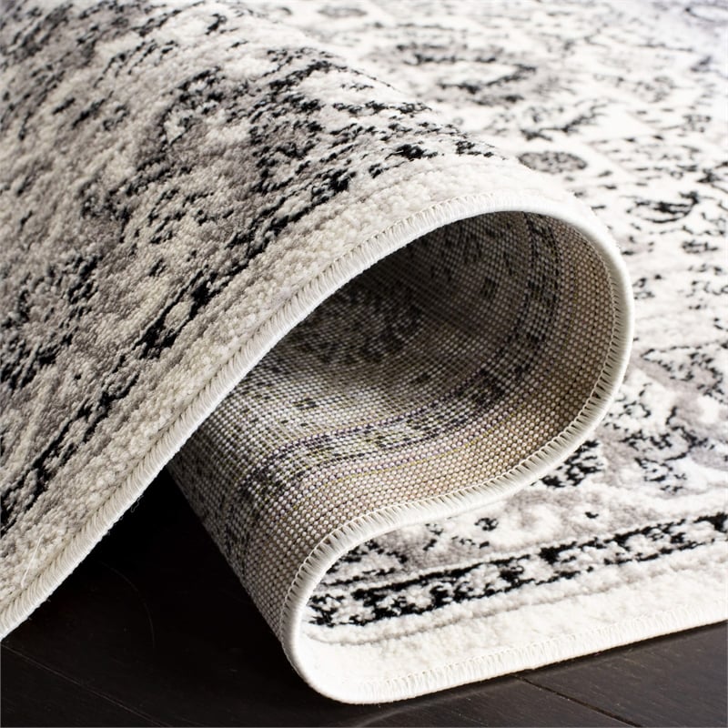 Safavieh Skyler 6' x 9' Rug in Gray and Ivory