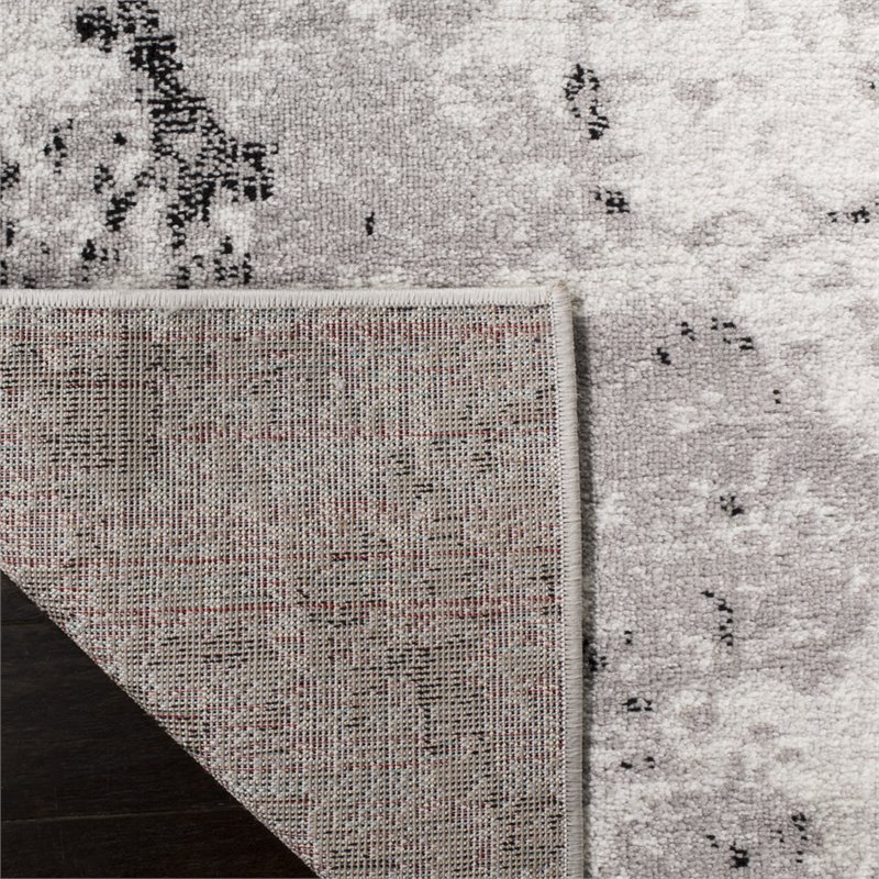 Safavieh Skyler 6' x 9' Rug in Gray and Ivory