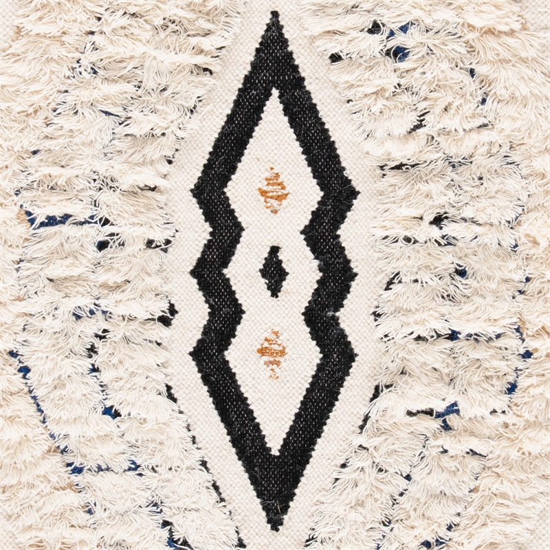 Safavieh Kenya 3' x 5' Hand Knotted Wool Rug in Ivory and Black