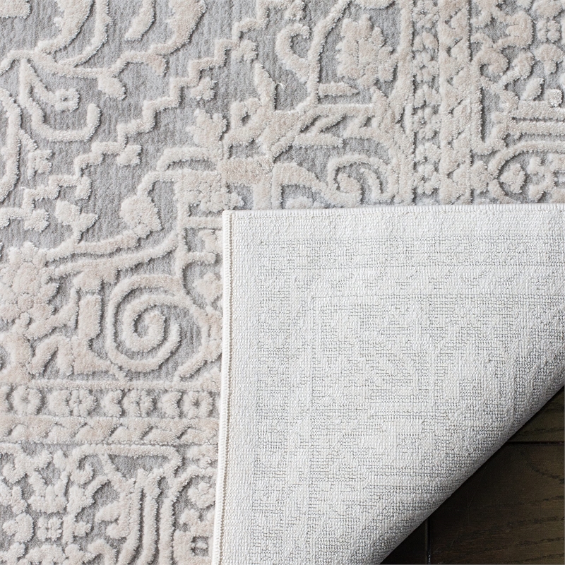 Safavieh Reflection 2'3