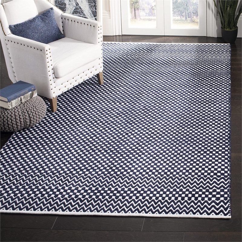 Safavieh Boston 3' x 5' Hand Tufted Rug in Navy