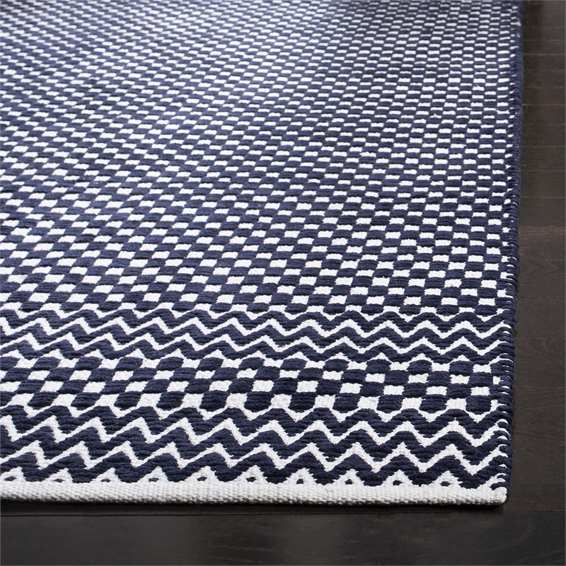 Safavieh Boston 6' Square Hand Tufted Rug in Navy