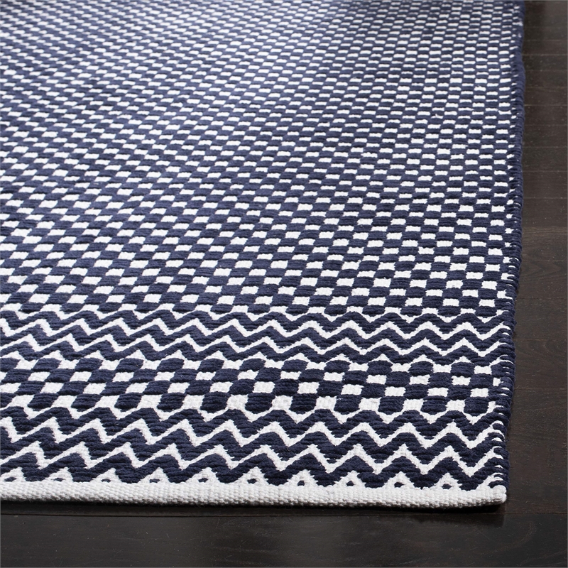Safavieh Boston 6' Square Hand Tufted Rug in Navy