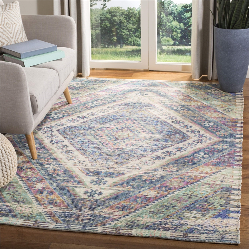 Safavieh Saffron 8' x 10' Hand Loomed Rug in Purple and Pink
