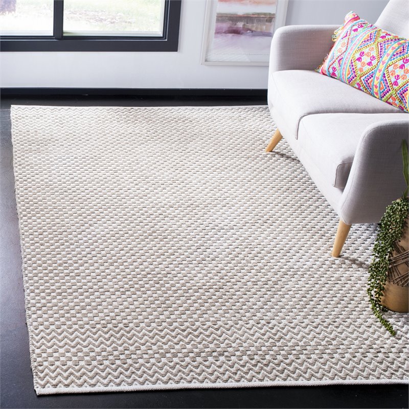 Safavieh Boston 6' x 9' Hand Tufted Rug in Taupe