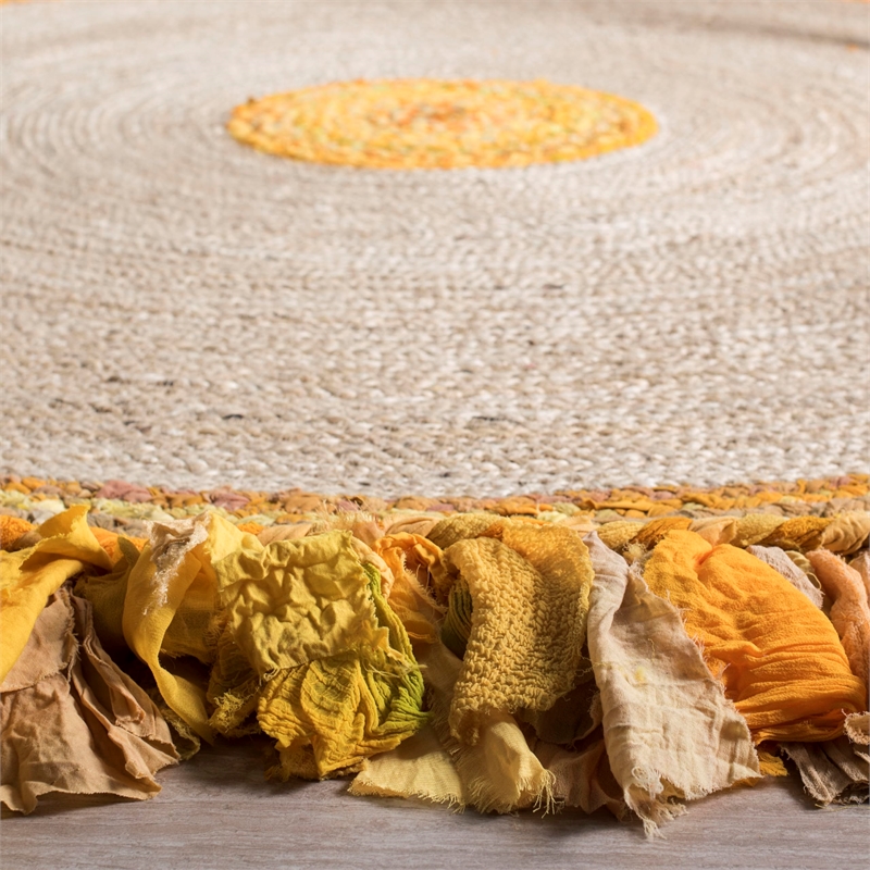 Safavieh Cape Cod 4' Round Hand Woven Jute Rug in Gold and Natural