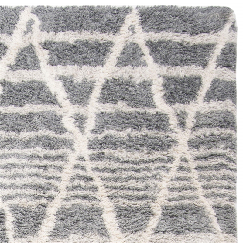 Safavieh Casablanca 4' x 6' Hand Tufted Wool Rug in Gray and Ivory