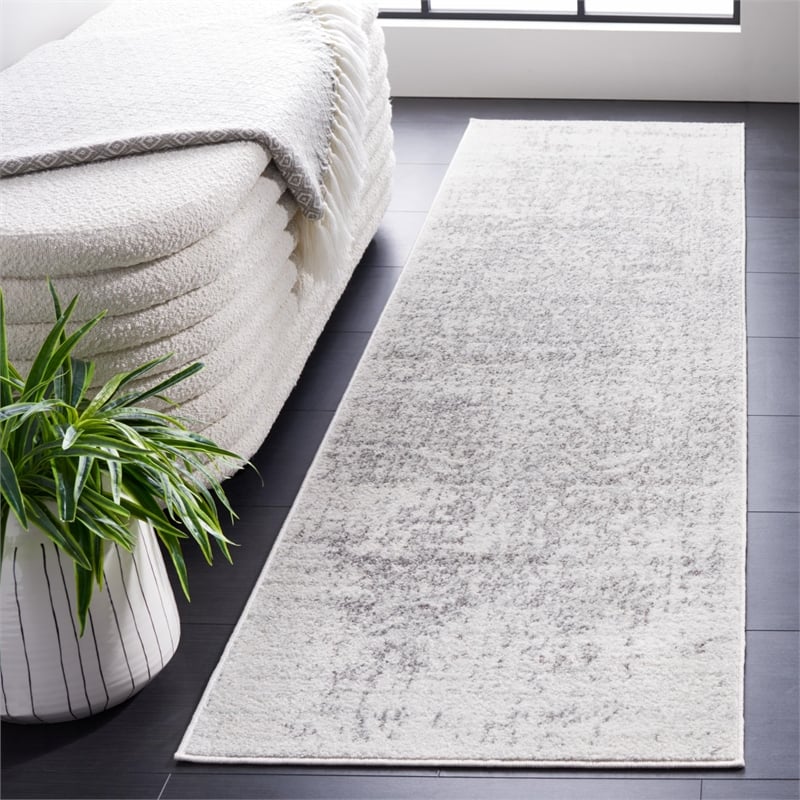 Safavieh Madison 2'3