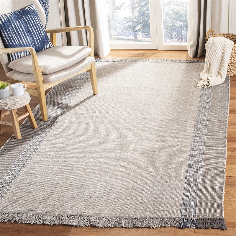 Safavieh Montauk 5' x 8' Hand Woven Rug in Blue and Gray