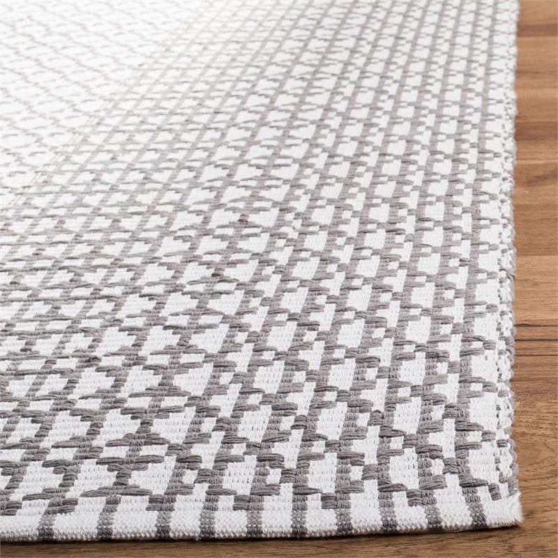 Safavieh Montauk 3' x 5' Hand Woven Rug in Gray and Ivory