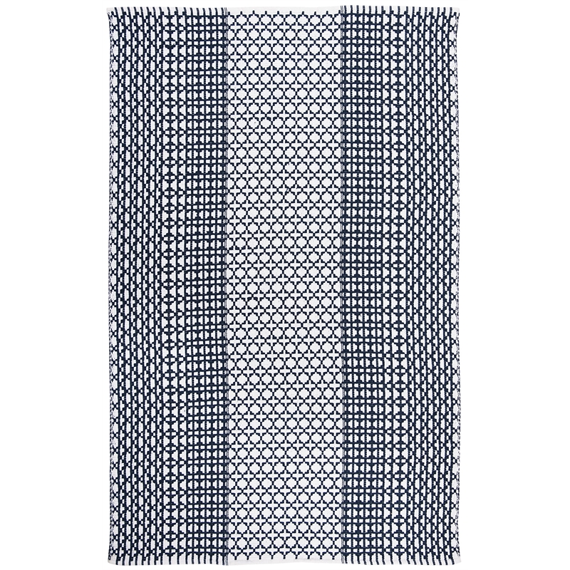 Safavieh Montauk 5' x 8' Hand Woven Rug in Navy and Ivory
